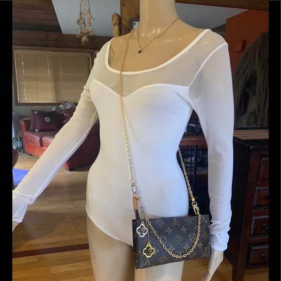 🚫SOLD🚫LV POUCH GM FAB SUPER ATTRACTIVE 7.85”x4.25 😍🔥😍 - Picture 12 of 15